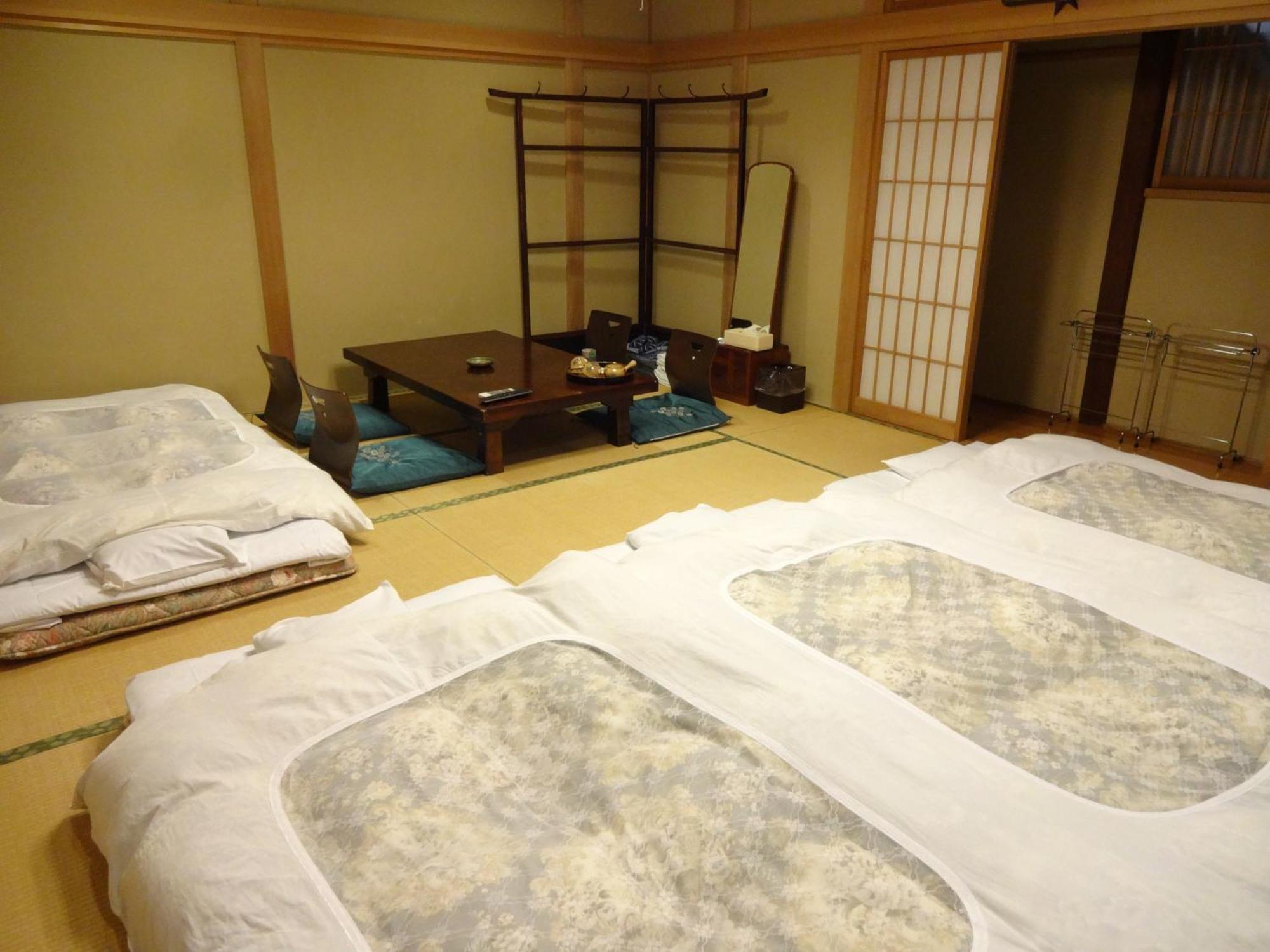 Chuokan Shimizuya Ryokan Нагано Стая снимка