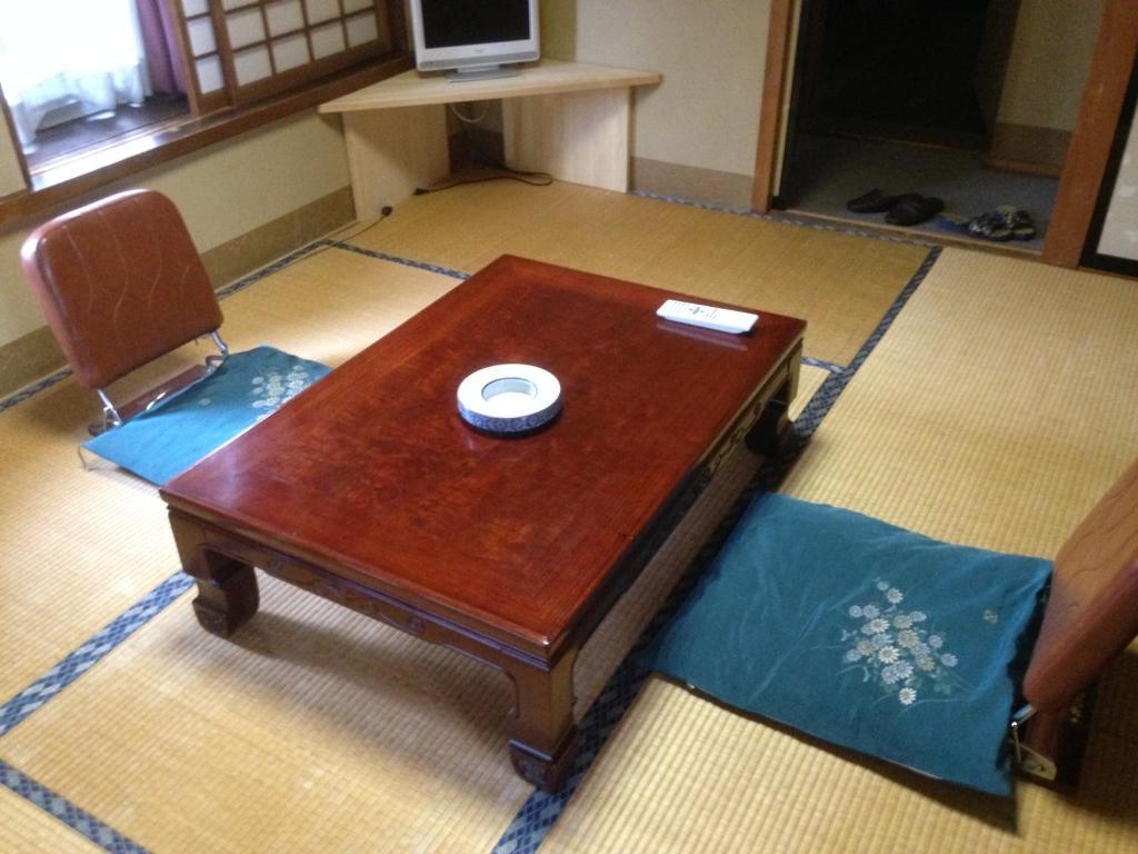 Chuokan Shimizuya Ryokan Нагано Стая снимка