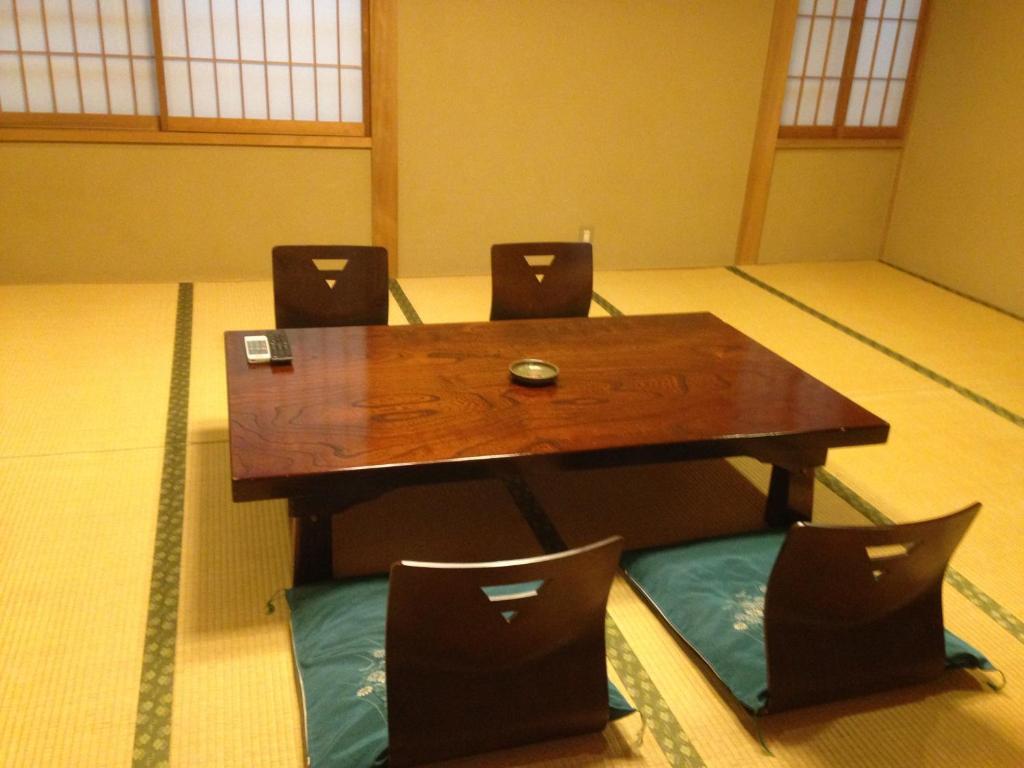 Chuokan Shimizuya Ryokan Нагано Стая снимка